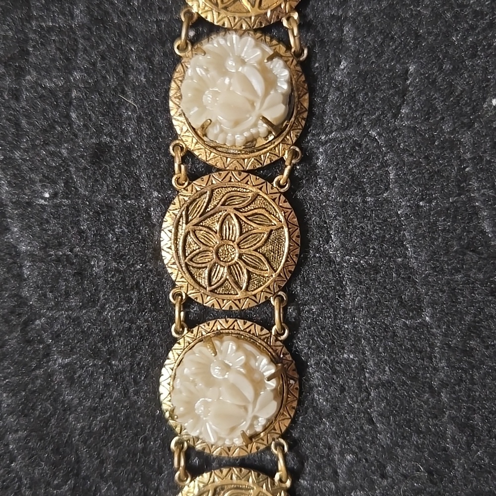Vtg Goldtone Panel Bracelet - Picture 4 of 11